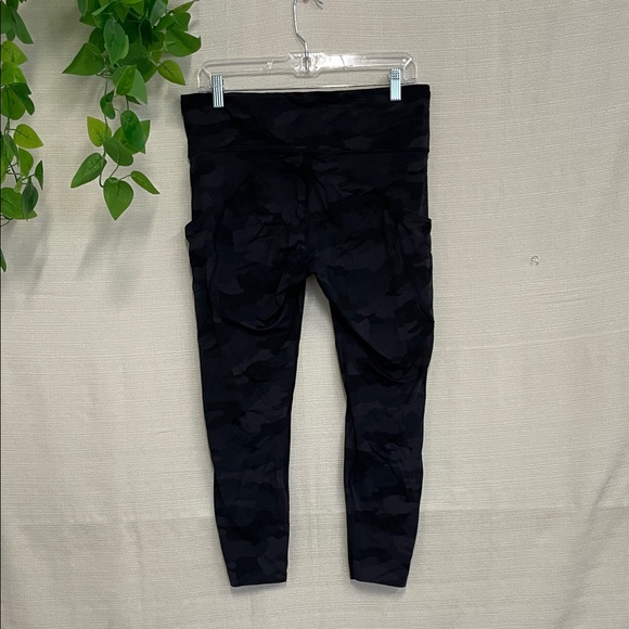 lululemon athletica Black Camouflage Leggings - Picture 2 of 4